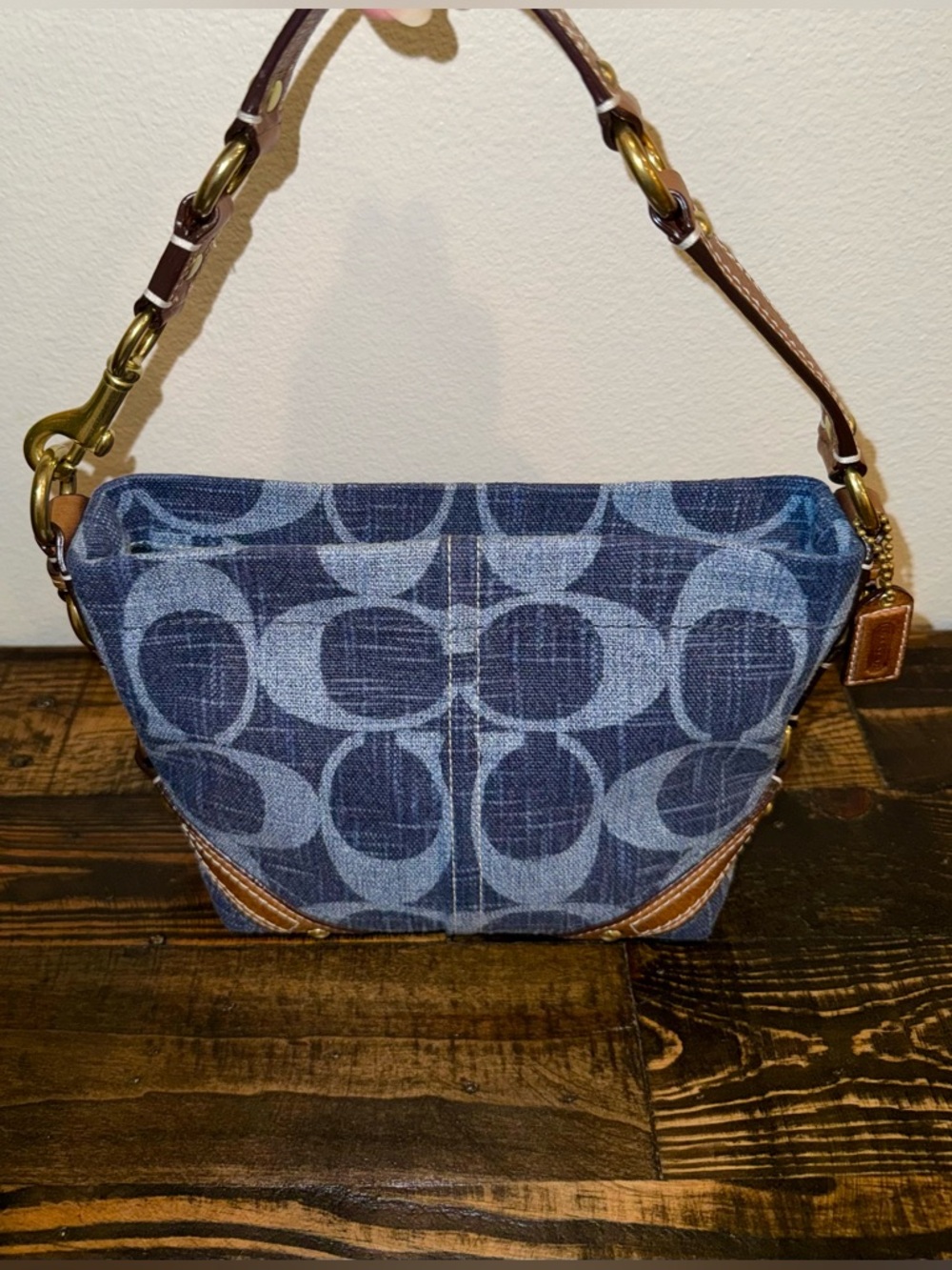 **RESERVED FOR jordy46** COACH SMALL BAG AND WRISTLET - Picture 10 of 16